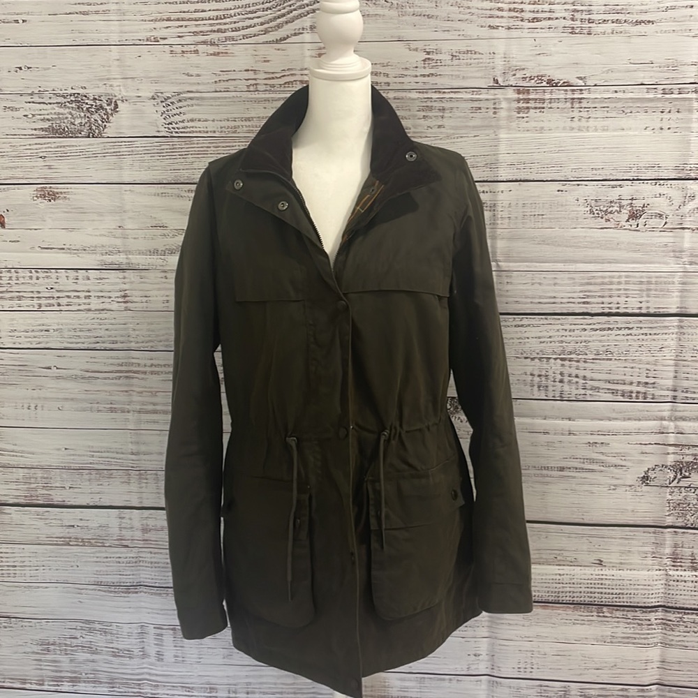 Womens Barbour coat, size 8, broken zipper